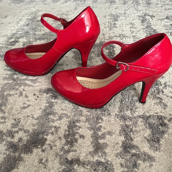Red Heels - Picture 2 of 6